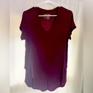 Latched Mama v-neck boyfriend nursing t-shirt, in great shape!